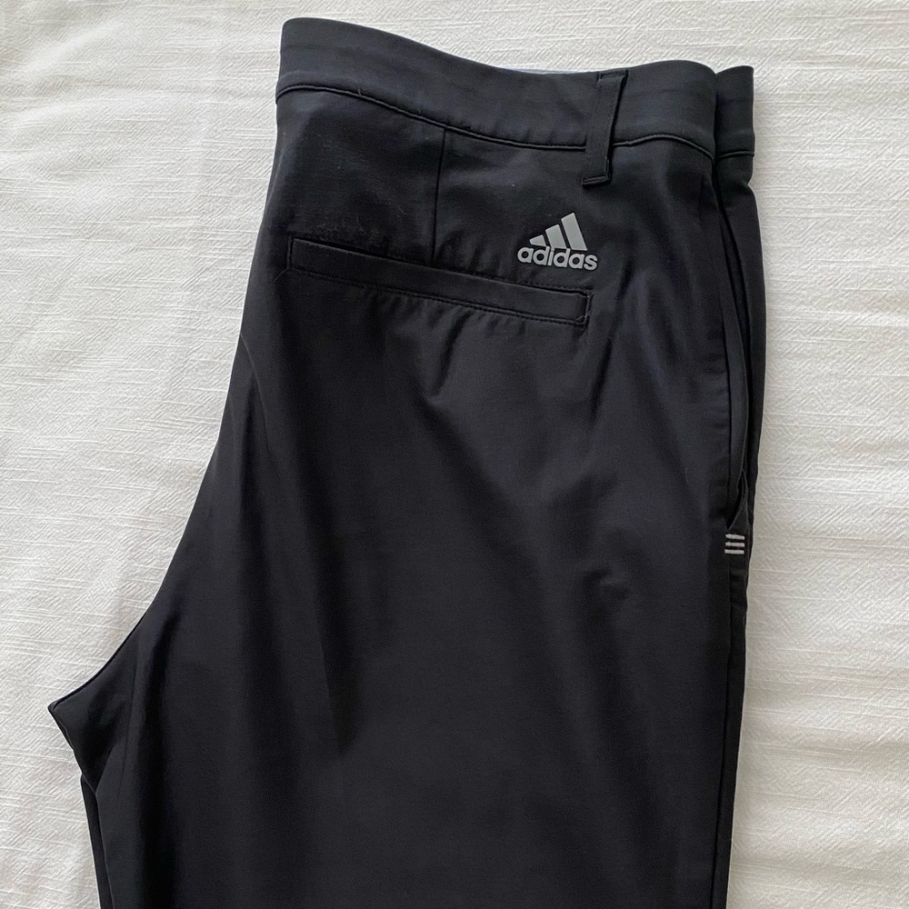 Adidas lightweight golf pant - Like New - Size 32 x 32